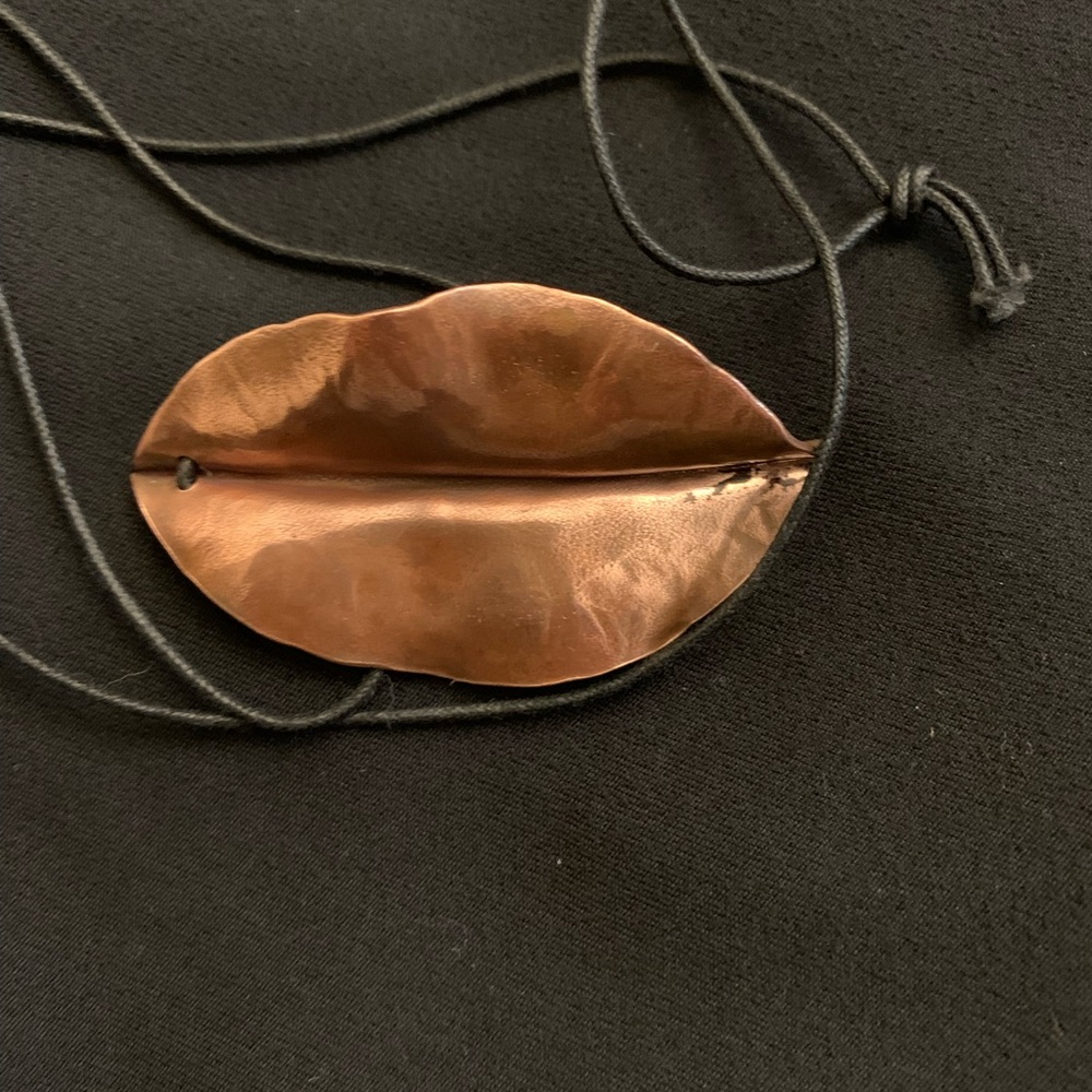Georgia O’Keefe inspired Copper Leaf Pendant Necklace - Picture 2 of 9